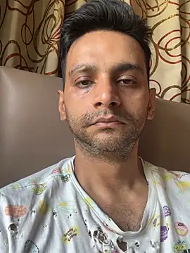 Snapshot of online4u08 chatting on 04-12-26, 05:33 online4u08 online show from 04-12-26, 05:33