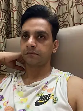 Snapshot of online4u08 chatting on 03-18-26, 09:37 online4u08 online show from 03-18-26, 09:37