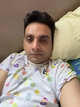 Snapshot of online4u08 chatting on 03-08-26, 03:04 online4u08 online show from 03-08-26, 03:04