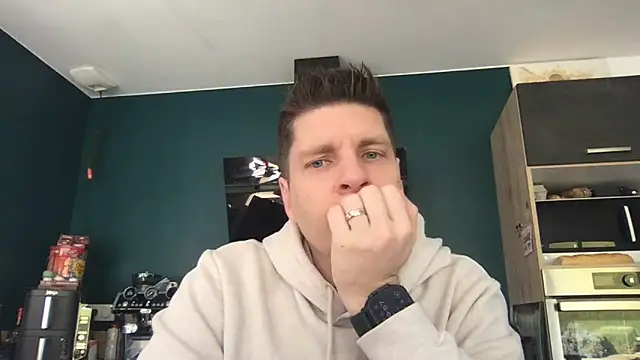 Minmoi1984 online show from 02-25-26, 08:58