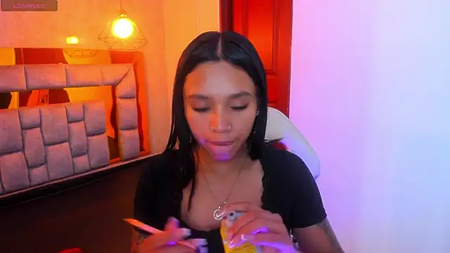 Snapshot of miiaboss_ chatting on 04-01-26, 11:33 miiaboss online show from 04-01-26, 11:33