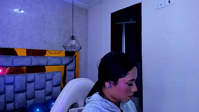 Snapshot of miiaboss_ chatting on 03-18-26, 12:08 miiaboss online show from 03-18-26, 12:08