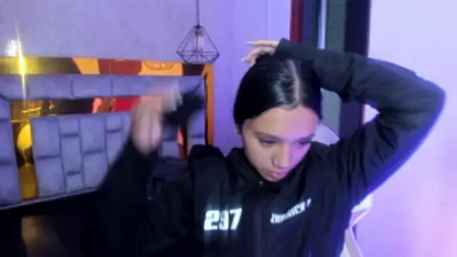 Snapshot of miiaboss_ chatting on 03-27-26, 11:11 miiaboss online show from 03-27-26, 11:11