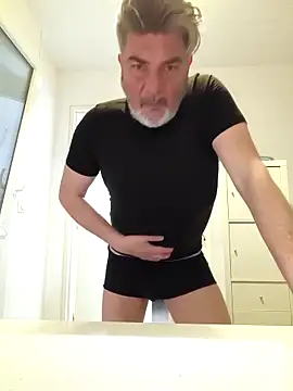 Snapshot of eruzam59000 chatting on 03-01-26, 03:56 eruzam59000 online show from 03-01-26, 03:56