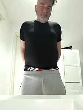 eruzam59000 online show from 04-05-26, 07:48