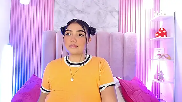 ArianaRougee online show from 05-07-26, 10:40