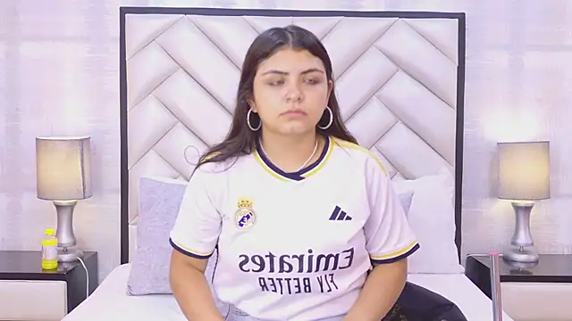 EmmaLeens online show from 04-15-26, 06:34