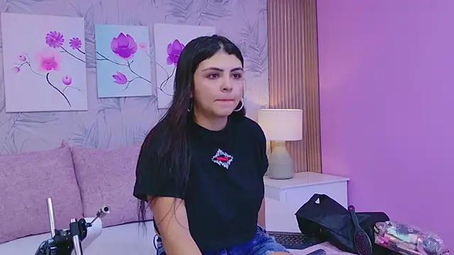 EmmaLeens online show from 04-14-26, 11:59