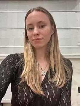 Vikkie seXyGiiiirl XoXo online show from 03-15-26, 05:42