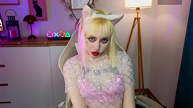 rraffaellka online show from 04-28-26, 10:14