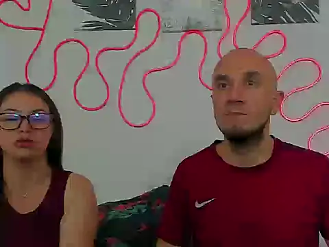 Snapshot of Cintya_n_Roger chatting on 02-23-26, 04:47 Cintya n Roger online show from 02-23-26, 04:47