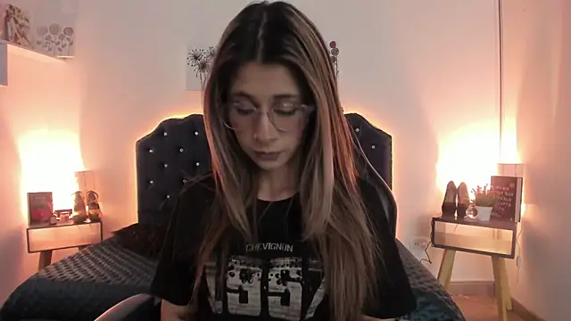 SaraRoadess online show from 02-25-26, 07:25