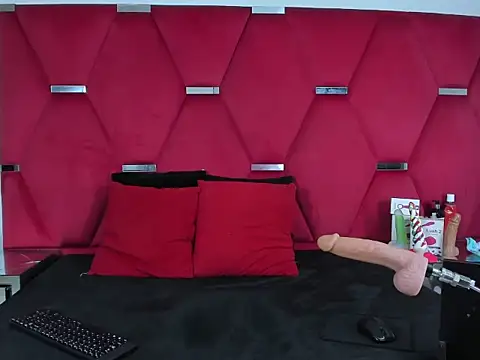 Snapshot of Alicee_Grey chatting on 02-23-26, 02:06 Alicee Grey online show from 02-23-26, 02:06