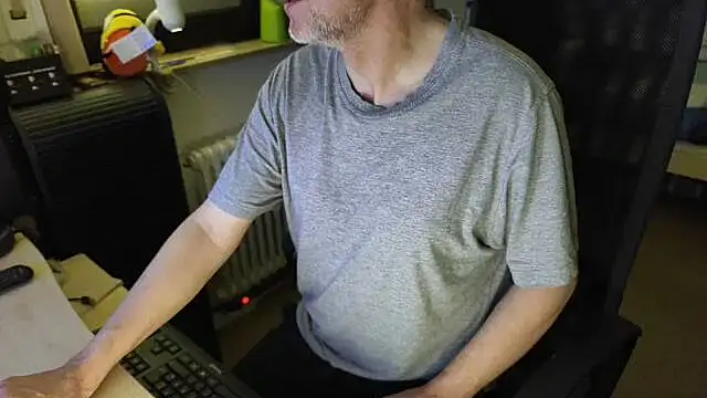 Snapshot of loenne1 chatting on 02-28-26, 10:31 loenne1 online show from 02-28-26, 10:31