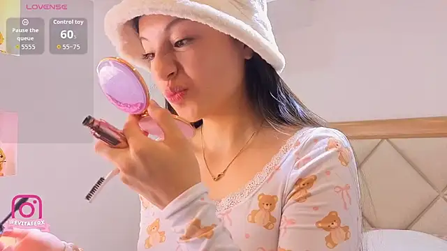 eva depp  online show from 03-26-26, 10:13