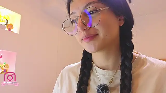 eva depp  online show from 05-19-26, 10:33