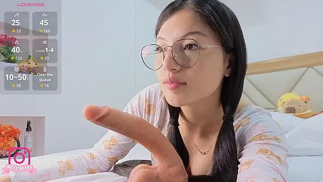 eva depp  online show from 03-12-26, 10:19