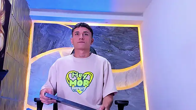 Snapshot of Matheus_Ic_ chatting on 02-22-26, 06:20 Matheus Ic online show from 02-22-26, 06:20