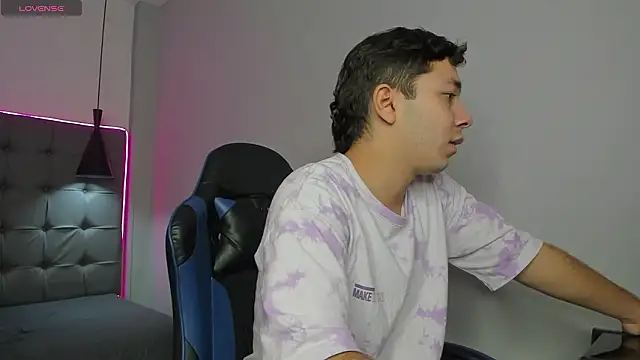 Julian Smith21 online show from 03-08-26, 04:21