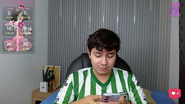 Snapshot of Julian_Smith21 chatting on 05-17-26, 12:32 Julian Smith21 online show from 05-17-26, 12:32
