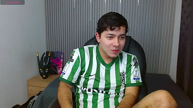 Snapshot of Julian_Smith21 chatting on 04-22-26, 04:41 Julian Smith21 online show from 04-22-26, 04:41