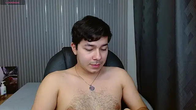 Snapshot of Julian_Smith21 chatting on 04-25-26, 01:08 Julian Smith21 online show from 04-25-26, 01:08