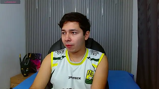 Julian Smith21 online show from 04-06-26, 04:46