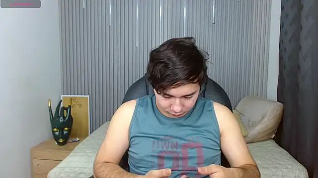 Julian Smith21 online show from 06-18-26, 04:00