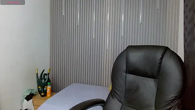 Snapshot of Julian_Smith21 chatting on 04-20-26, 03:31 Julian Smith21 online show from 04-20-26, 03:31