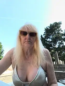 Heidiblueeyes online show from 05-29-26, 08:09