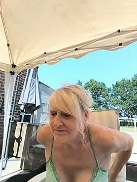 Heidiblueeyes online show from 07-14-26, 11:05