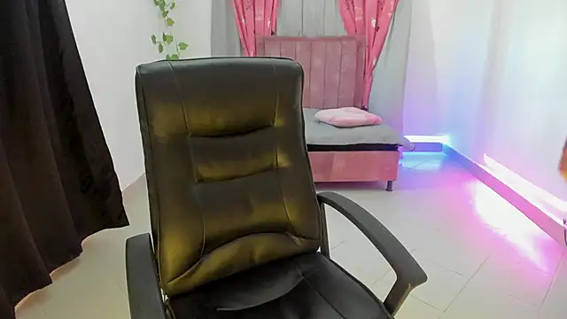 Mila rouge06 online show from 03-18-26, 02:08