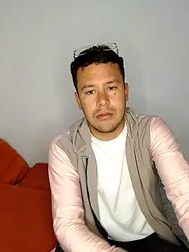 Snapshot of Ferrandiz23 chatting on 02-26-26, 02:28 Ferrandiz23 online show from 02-26-26, 02:28