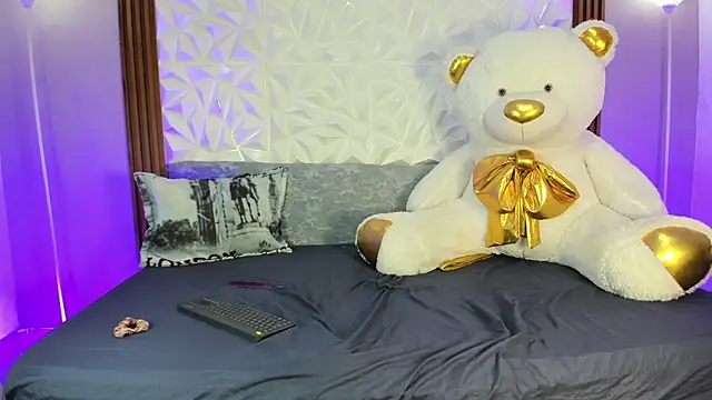 Mia alejaa  online show from 02-24-26, 04:13