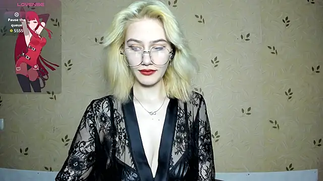 Snapshot of NicoleDaviss chatting on 07-18-26, 07:11 NicoleDaviss online show from 07-18-26, 07:11