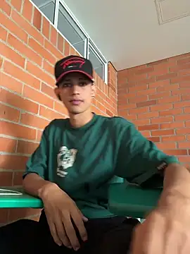 HarryGaze online show from 04-06-26, 03:13