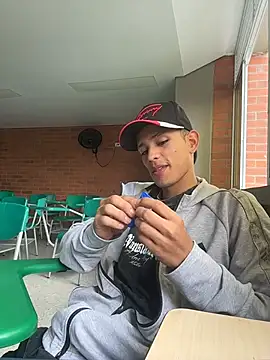 HarryGaze online show from 04-15-26, 01:15