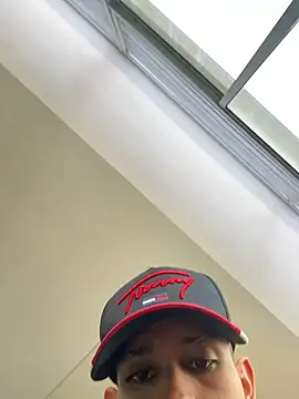 HarryGaze online show from 04-10-26, 01:18