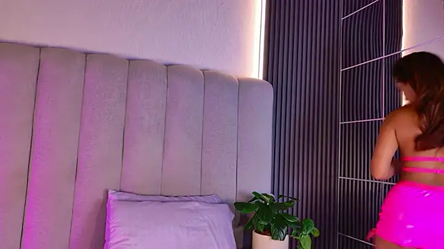 AlessiaAuren online show from 04-15-26, 08:20