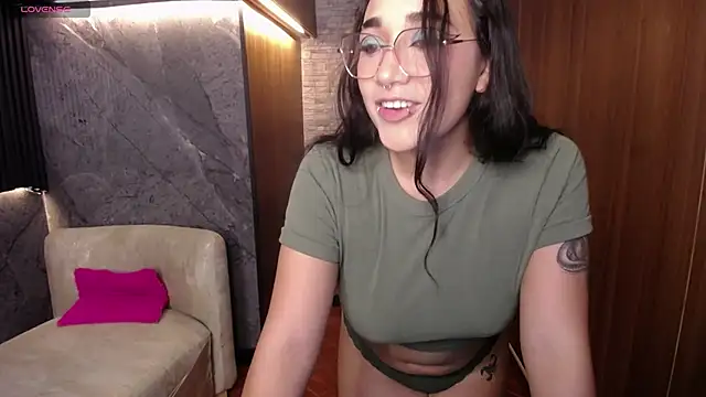 Aura cute  online show from 03-17-26, 12:35