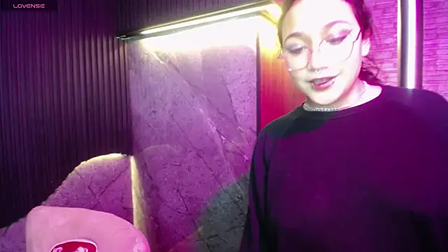 Aura cute  online show from 04-09-26, 03:41