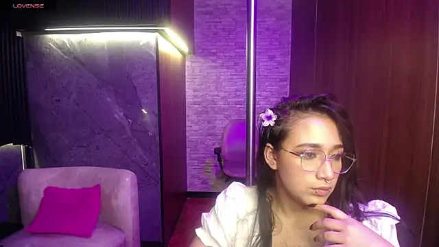 Aura cute  online show from 03-04-26, 03:58