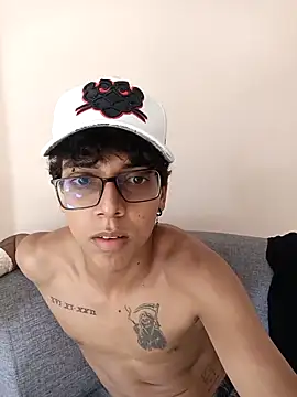 Snapshot of TuPapi_21 chatting on 03-28-26, 09:05 TuPapi 21 online show from 03-28-26, 09:05