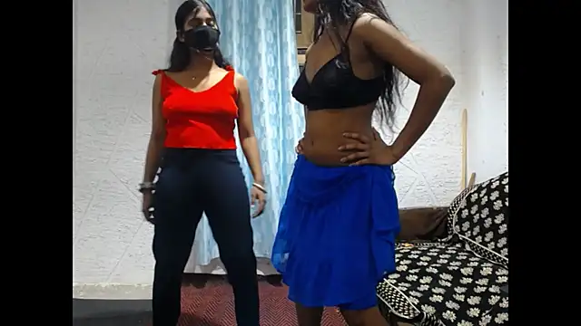Snapshot of Roselley chatting on 05-29-26, 02:12 Roselley online show from 05-29-26, 02:12