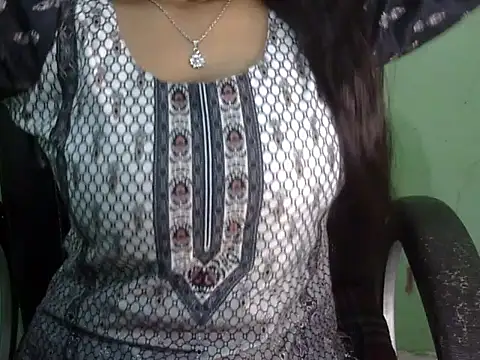 cute momo love online show from 05-04-26, 04:05