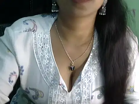 cute momo love online show from 04-19-26, 05:41