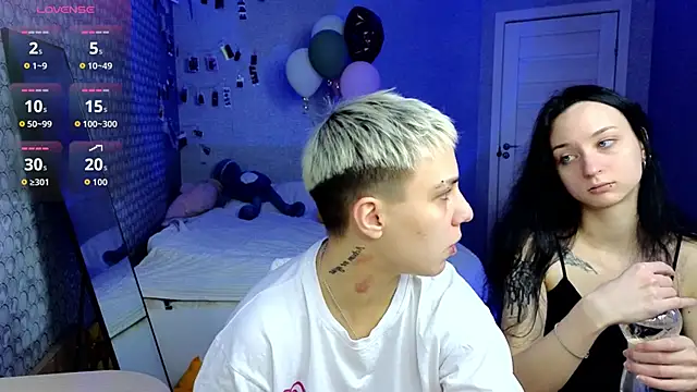 LuxuryLoverss online show from 04-12-26, 11:13