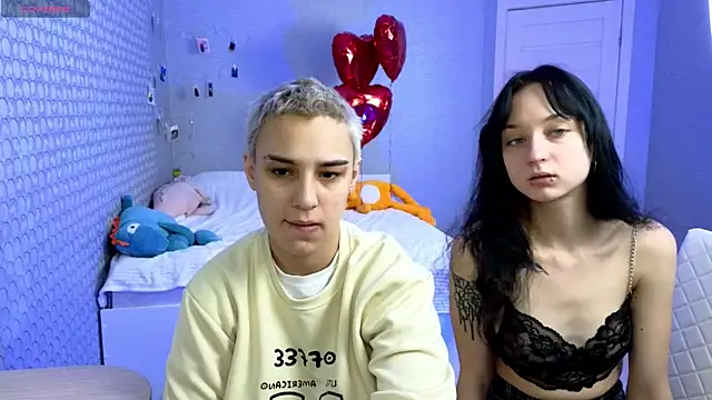 Snapshot of LuxuryLoverss chatting on 02-26-26, 06:57 LuxuryLoverss online show from 02-26-26, 06:57