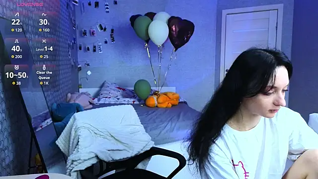 LuxuryLoverss online show from 04-07-26, 11:12