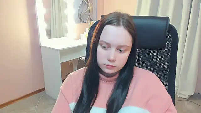 Snapshot of LynnaNull chatting on 02-23-26, 07:53 LynnaNull online show from 02-23-26, 07:53